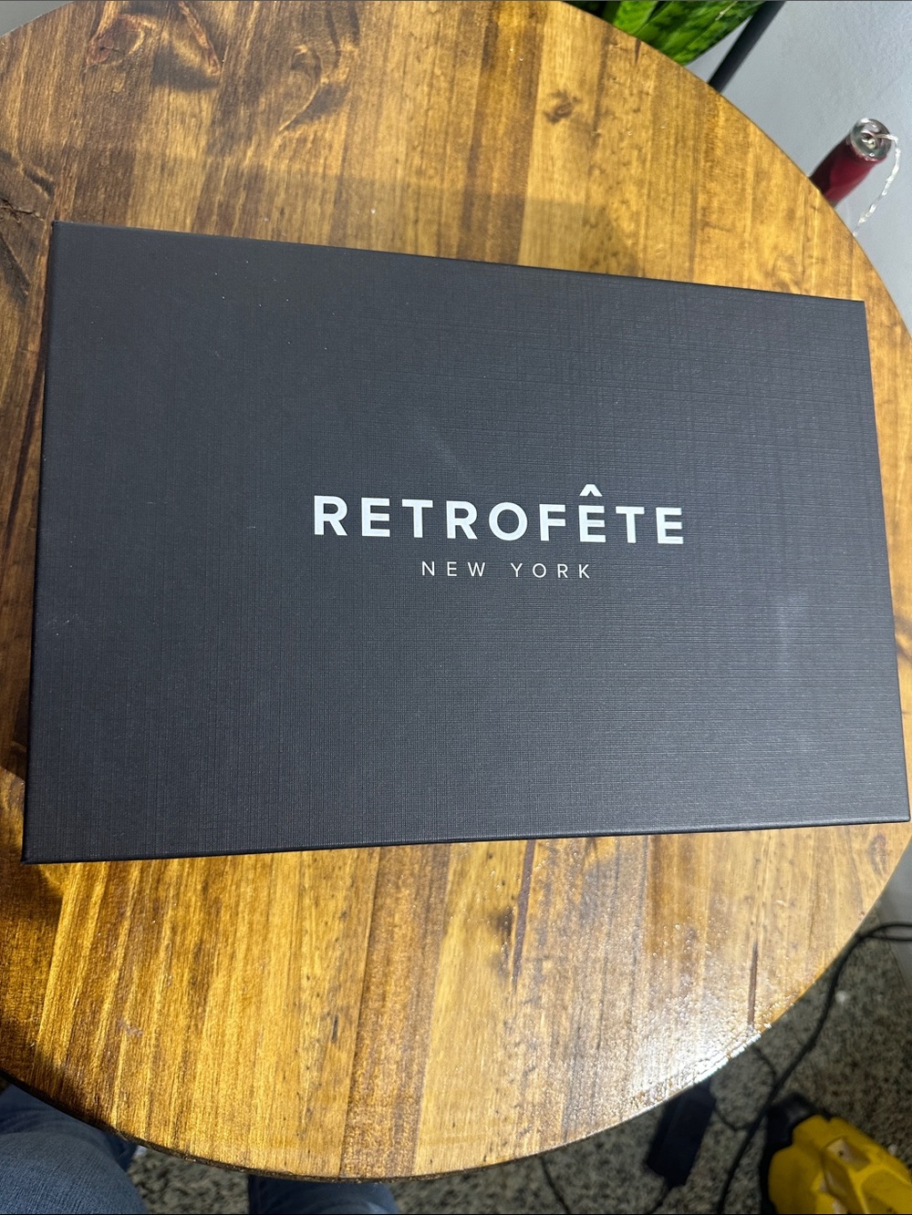 Retrofête Black Box with White RETROFÊTE Logo